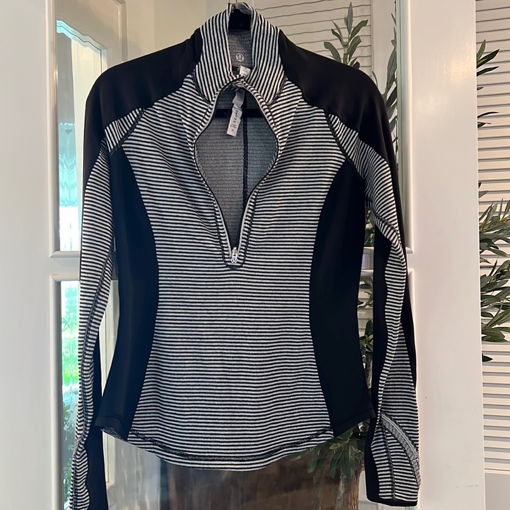 Long sleeve workout top